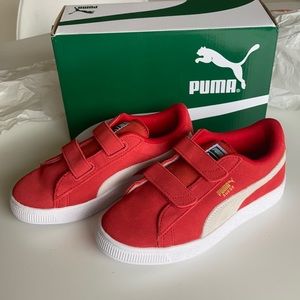 Suede Pumas - never worn